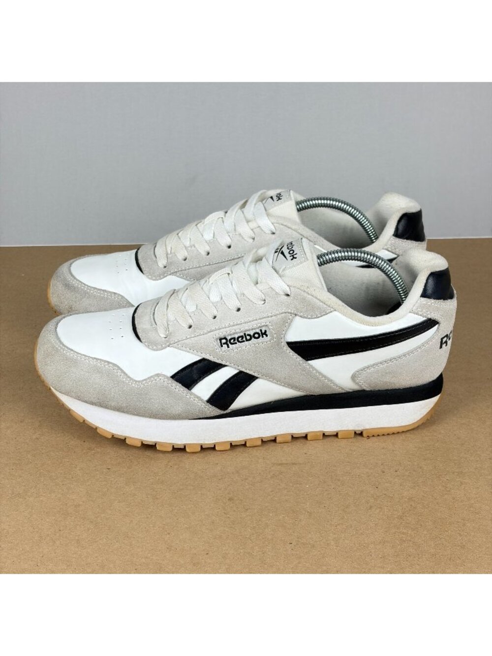 Reebok Classic Suede Trim Sneakers Womens 9 White Gray Black Casual Low Top